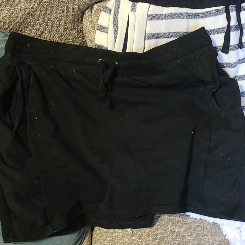 Jones NY soft cotton skorts, bundled.